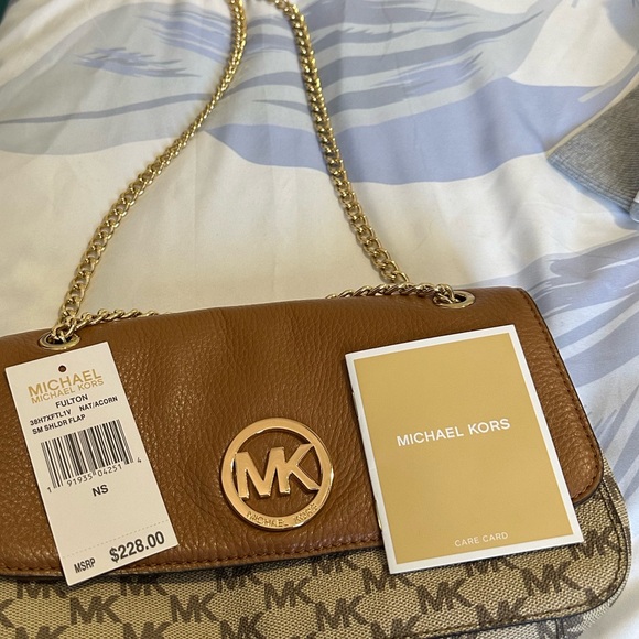 Michael kors crossbody - Picture 3 of 4